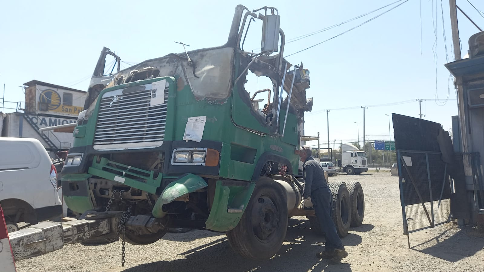 Freightliner FLB 1995 - 1 REPUESTO USADO/USADA EN DESARME